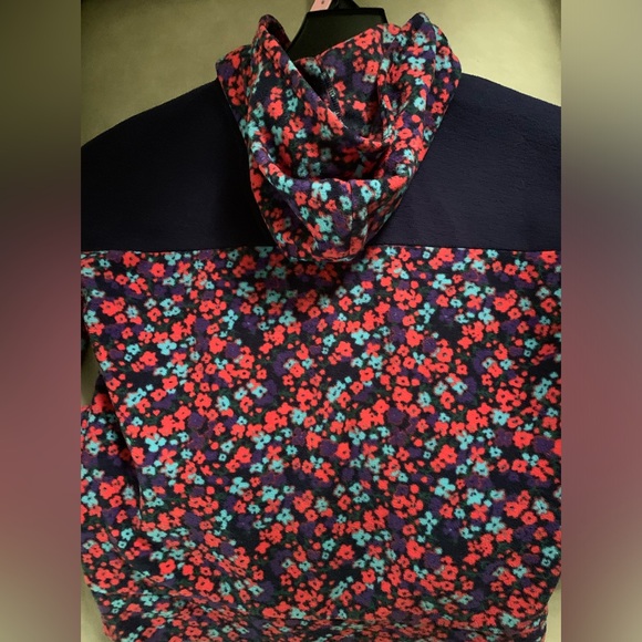 North Face Hooded fleece girls M 10/12 like new - Picture 2 of 4